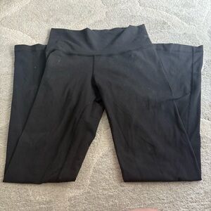Lululemon High-Waisted Black Leggings – Size 6